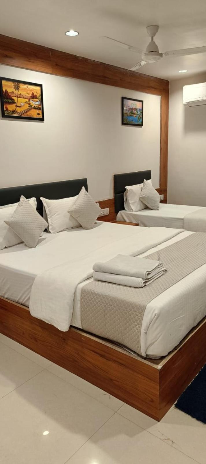 Hotel Royal Relax Gandhinagar Ngoại thất bức ảnh