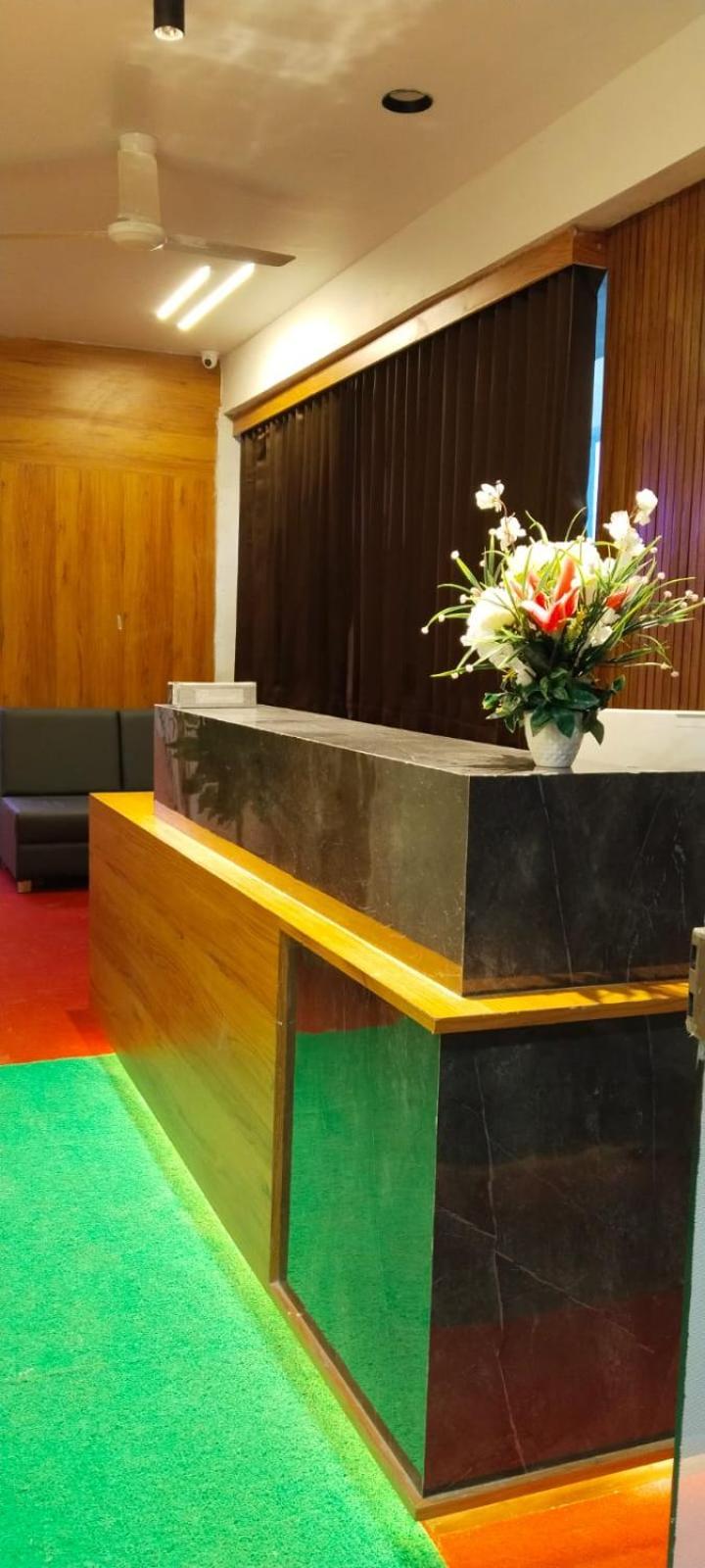 Hotel Royal Relax Gandhinagar Ngoại thất bức ảnh